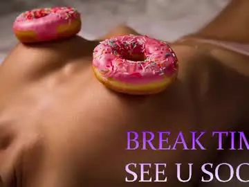 Chaturbate Live Sex Cam of magic_lilly