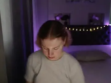 kriseuphoria from chaturbate