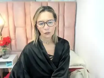 Chaturbate Adult Video Chat of issa_milf__