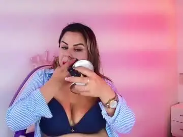 Chaturbate Live Sex Cam of lia_adamsss