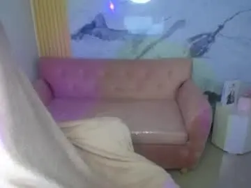 Chaturbate Live Sex Cam of hotstreawberry_ch
