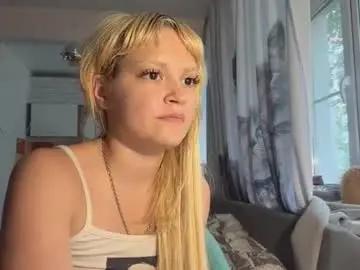 Chaturbate Live Sex Cam of christiechorney