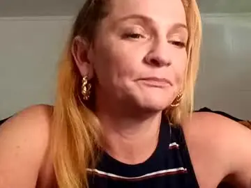 Chaturbate Live Porn of goldendoll1704