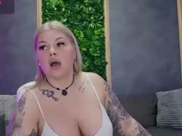 Chaturbate Live Sex of issaa20