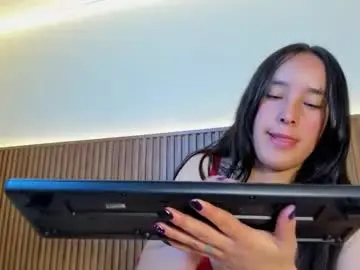 Chaturbate Live Sex Cam of alaia_aura