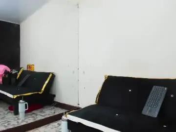 Chaturbate Live Porn of lynn_and_esteban