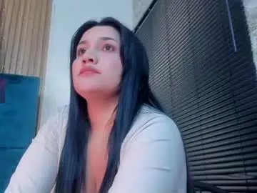 Chaturbate Live Sex Cam of dalia_alissa