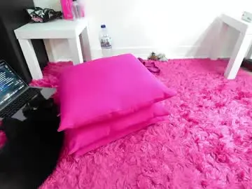 Chaturbate Live Sex Cam of peachyym