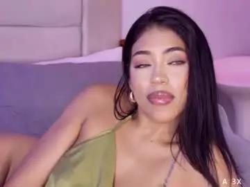 Chaturbate Live Sex Cam of mami_natacha19x