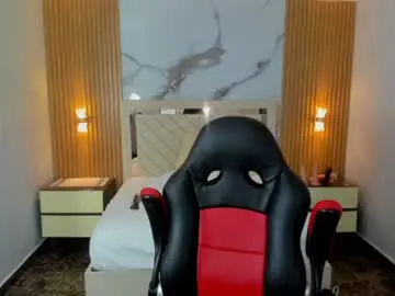 Chaturbate Live Sex Cam of karolandluna
