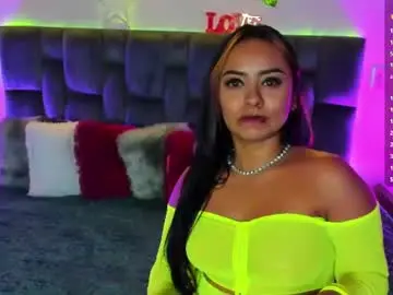 Chaturbate Live Sex Cam of mia___velvet__