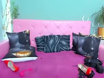 Chaturbate Live Sex Cam of belleinna