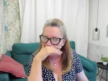 Chaturbate Live Sex Cam of lea_fruit