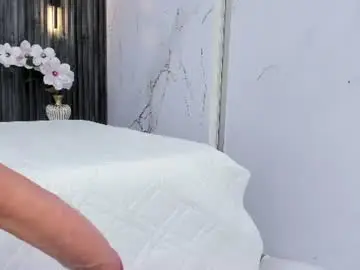 Chaturbate Live Sex Cam of camilahunter__
