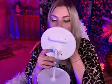 Chaturbate Best live sex cam show of hyileyclark