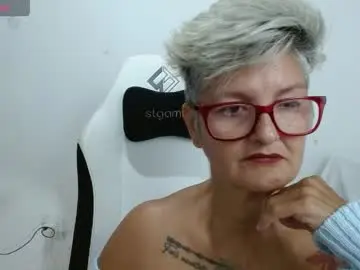 Chaturbate Live Sex Cam of bety_cum3