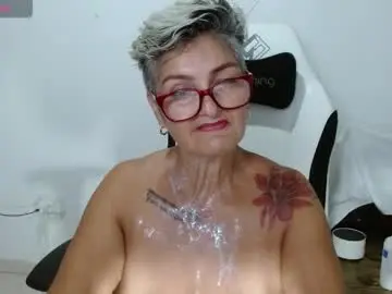 Chaturbate Live Sex Cam of bety_cum3