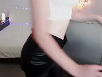Chaturbate Live Sex Cam of kiri_is_all
