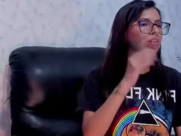 Chaturbate Free Live Porn of emily_loperaa