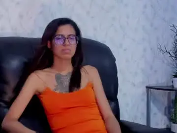 Chaturbate Adult Video Chat of emily_loperaa