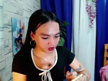 Chaturbate Live Sex Cam of marishkafoxx