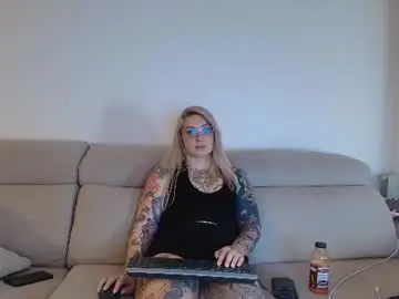 Chaturbate Live Sex Cam of tattoobbgirl