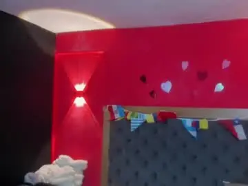 yayahilton from chaturbate
