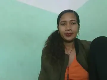 alyahtah from chaturbate