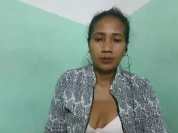 alyahtah from chaturbate