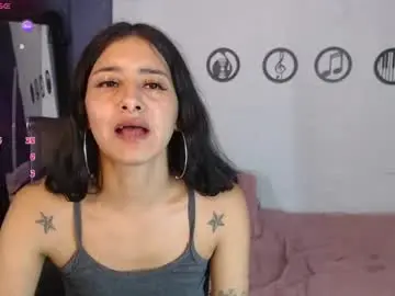 Chaturbate Live Sex Cam of skinny_yizz