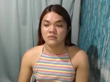 urhottie_bella from chaturbate