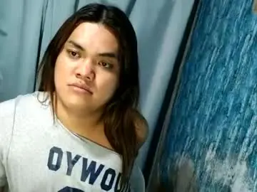 urhottie_bella from chaturbate