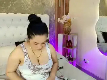 Chaturbate Sex Chat of clohe_jones