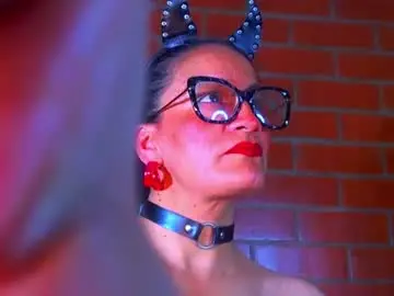 Chaturbate Live Sex Cam of devil_taylorx