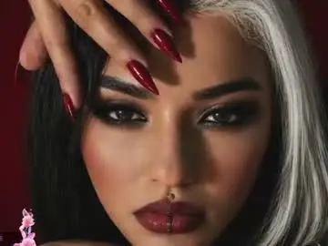 Chaturbate Free Live Porn of la_diabla_111_