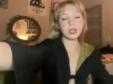 Chaturbate Live Sex Cam of chloebabie