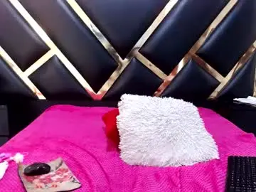 aprilycrystal from chaturbate