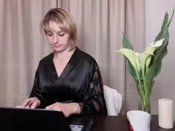 Chaturbate Watch Live Sex Cams of crystalfever_