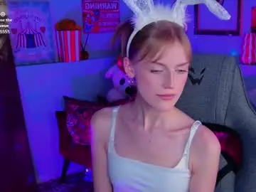 Chaturbate Live Sex Cam of kiramontoyaa