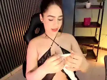 Chaturbate Live Sex Cam of emily_roberts1