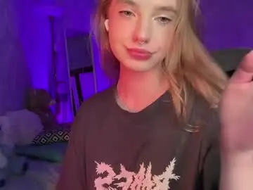 Chaturbate Live Sex Cam of itsevedarkside_