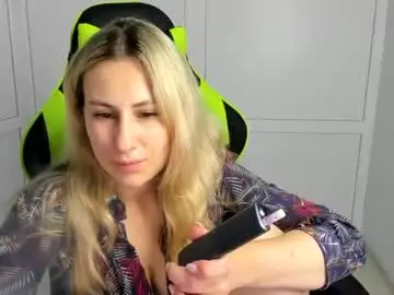 julia_sunshinee from chaturbate