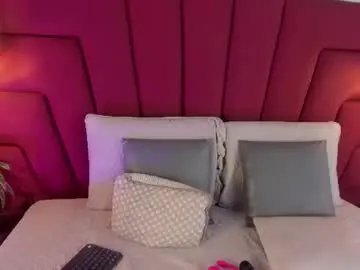 Chaturbate Live Sex Cam of emili__hot