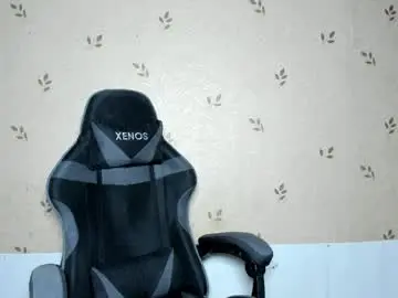 nicoledaviss_ from chaturbate