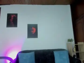 Chaturbate Free Porn Cam of pamelaqueen_1