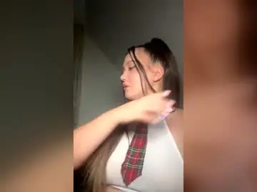 Chaturbate Sex Chat of alyramoon