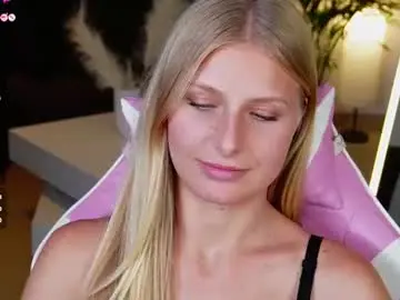 crystal_blond from chaturbate