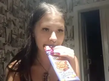 naomaoyola from chaturbate