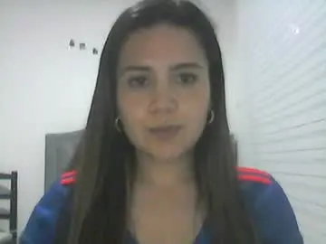 arielrose1022 from chaturbate