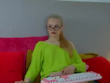 Chaturbate Free Live Porn of lealamour